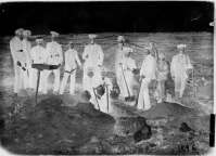 R. Kh. Leper with gymnasium students on the excavations of the necropolis near Karantinnaya Bay